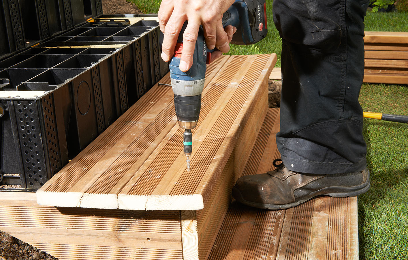 Ob mit Holz, Stein oder Fließen - Ihre Treppe ist schnell errichtet und dauerhaft schön Modultreppe wird mit Holz verkleidet